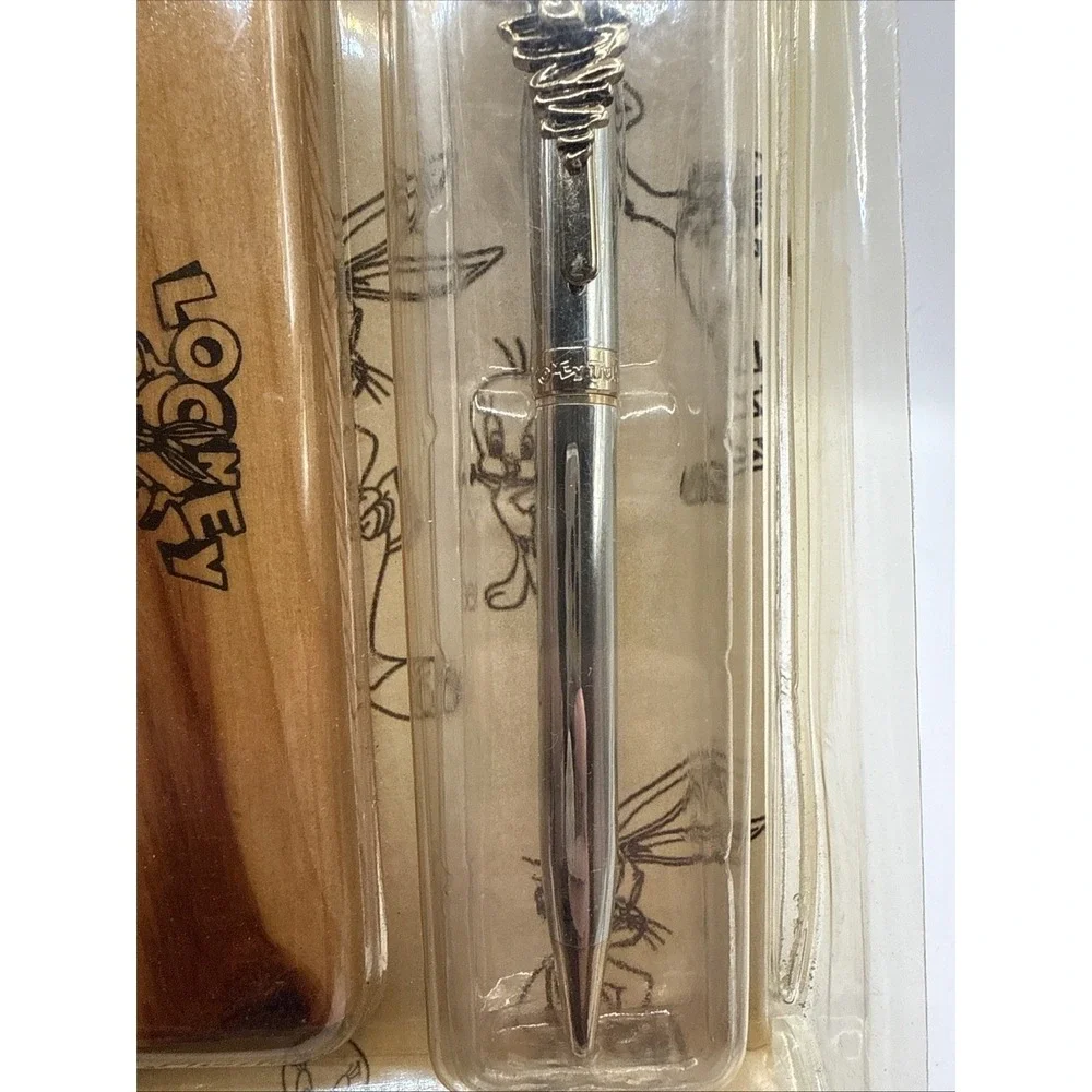 VTG 1997 - Taz The Tasmanian Devil-Looney Tunes Solid Brass Pen W/ Stand